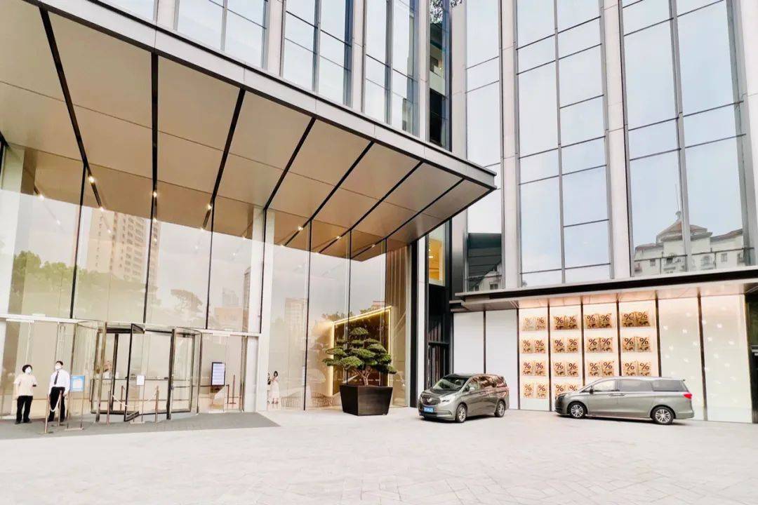 锦沧文华广场高端商业裙楼